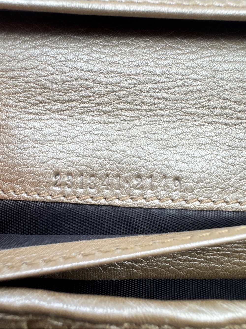 Gucci Brown Leather Large Wallet with Silver-Tone Logo Plaque - Picture 9 of 10